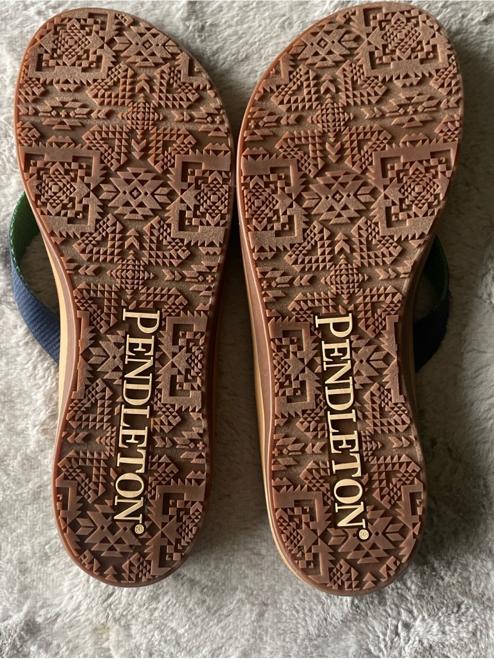 Pendleton Crater Lake Flip Flops with Navy Multicolor Straps size 9 - Picture 5 of 6